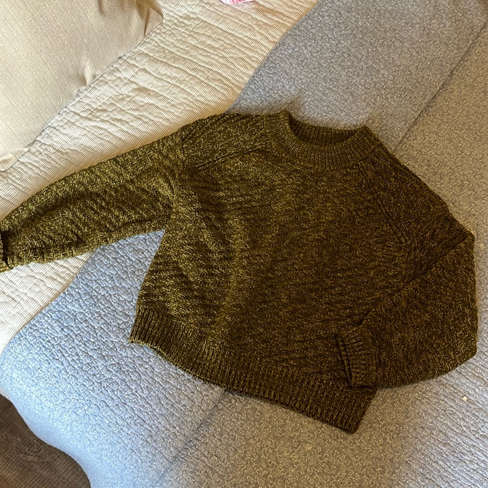 Universal Thread, Green Sweater